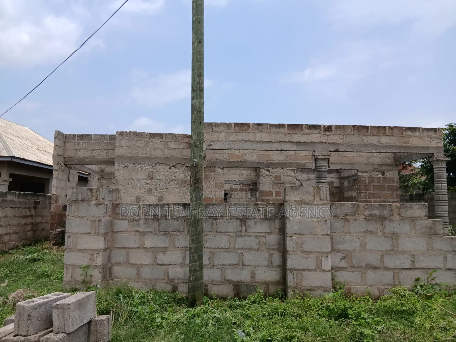 4bdrm House in Born To Pray Estate, Ejisu-Juaben Municipal for sale