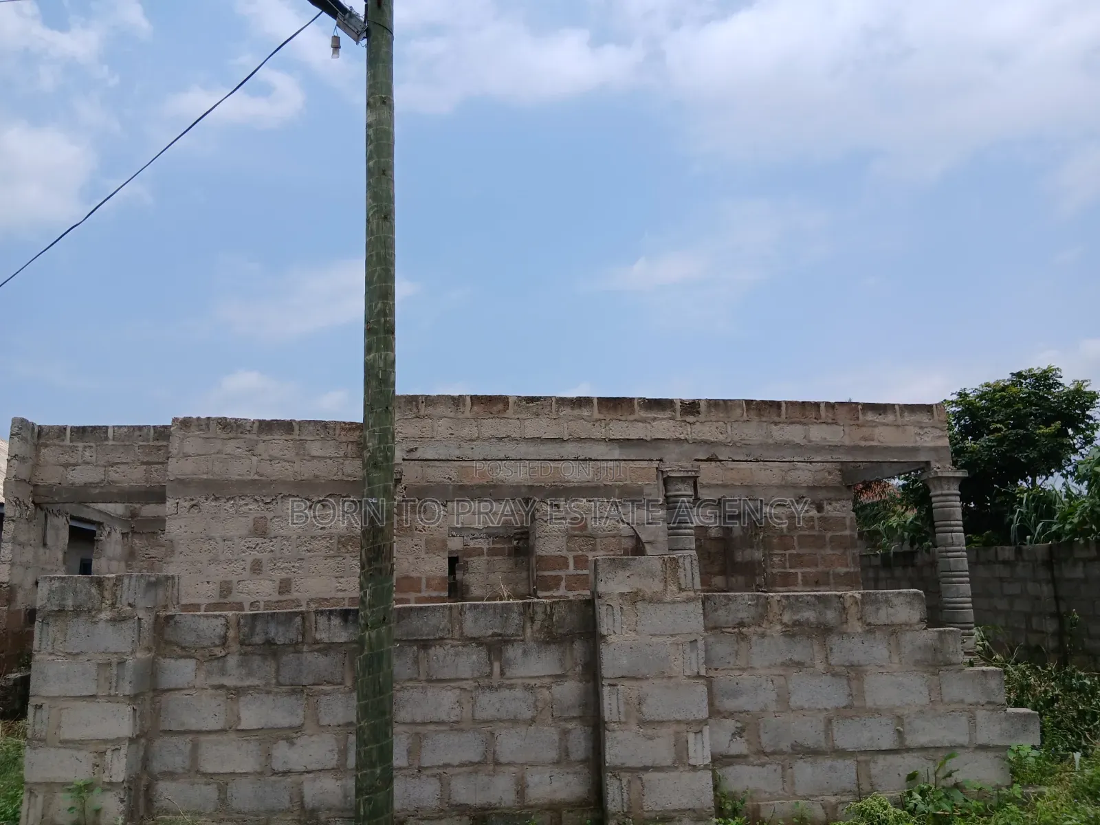 4bdrm House in Born To Pray Estate, Ejisu-Juaben Municipal for sale