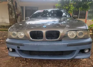 BMW 520i 2000 Green