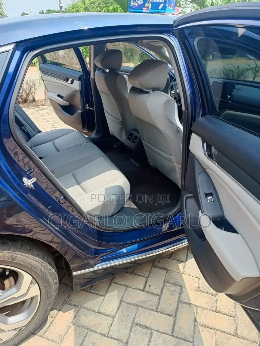 Honda Accord EX-L (2.0L 4cyl Turbo 10A) 2019 Blue