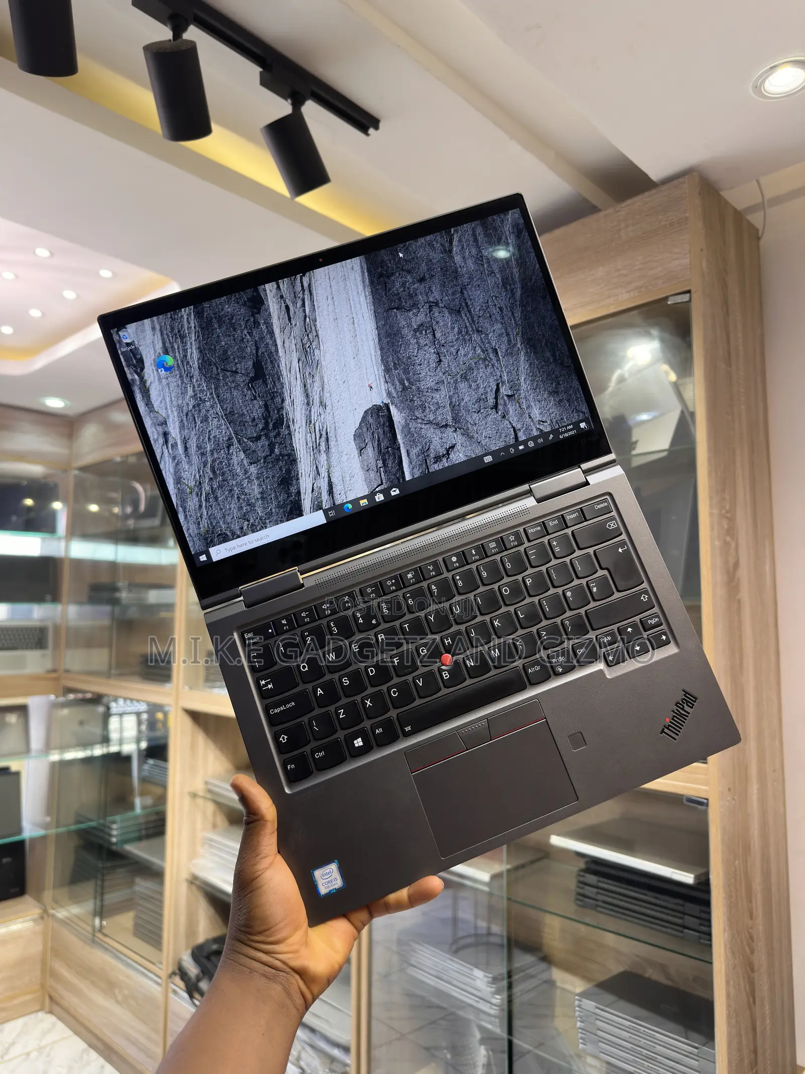 Laptop Lenovo ThinkPad X1 Yoga 8GB Intel Core i5 SSHD (Hybrid) 256GB