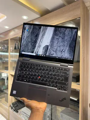 Laptop Lenovo ThinkPad X1 Yoga 8GB Intel Core i5 SSHD (Hybrid) 256GB