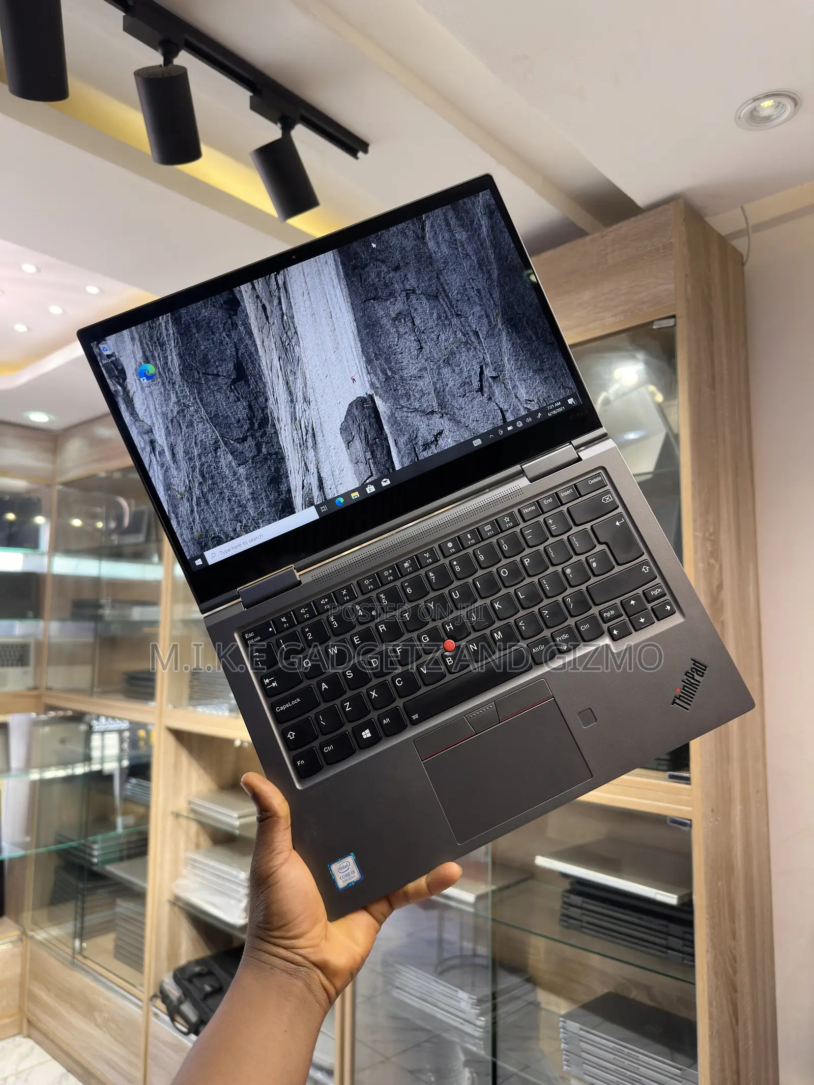 Laptop Lenovo ThinkPad X1 Yoga 8GB Intel Core i5 SSHD (Hybrid) 256GB