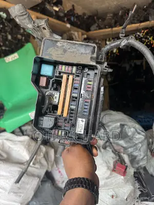 Home Used Toyota Highlander 2011-13 and Toyota Hilux Complete Fuse