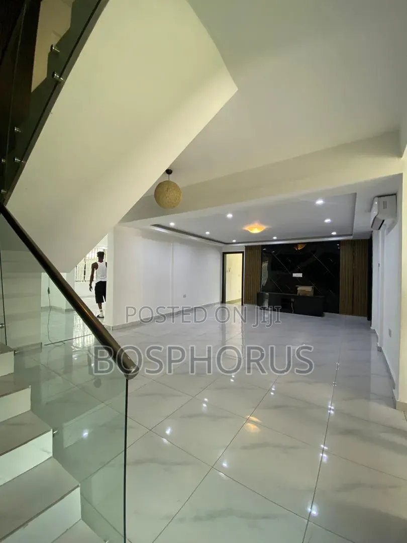 5bdrm House in Labone for rent