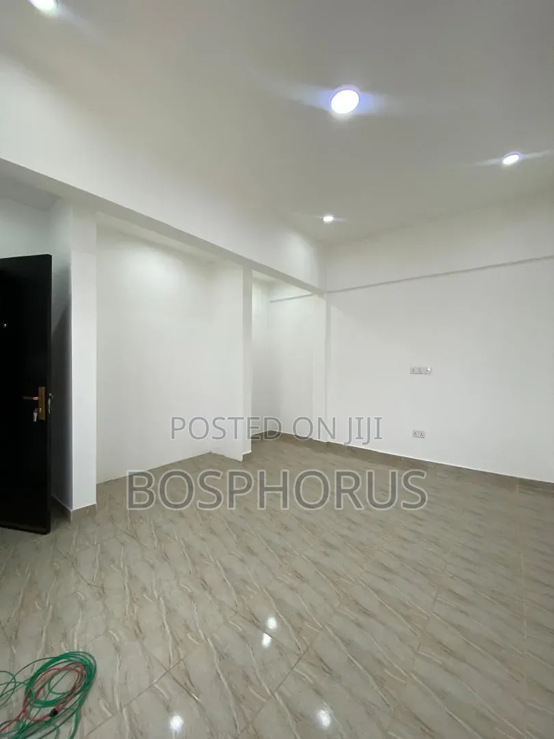 5bdrm House in Labone for rent