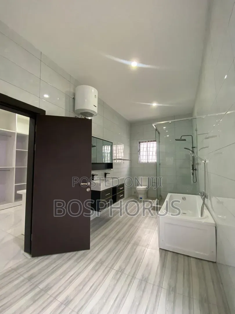 5bdrm House in Labone for rent