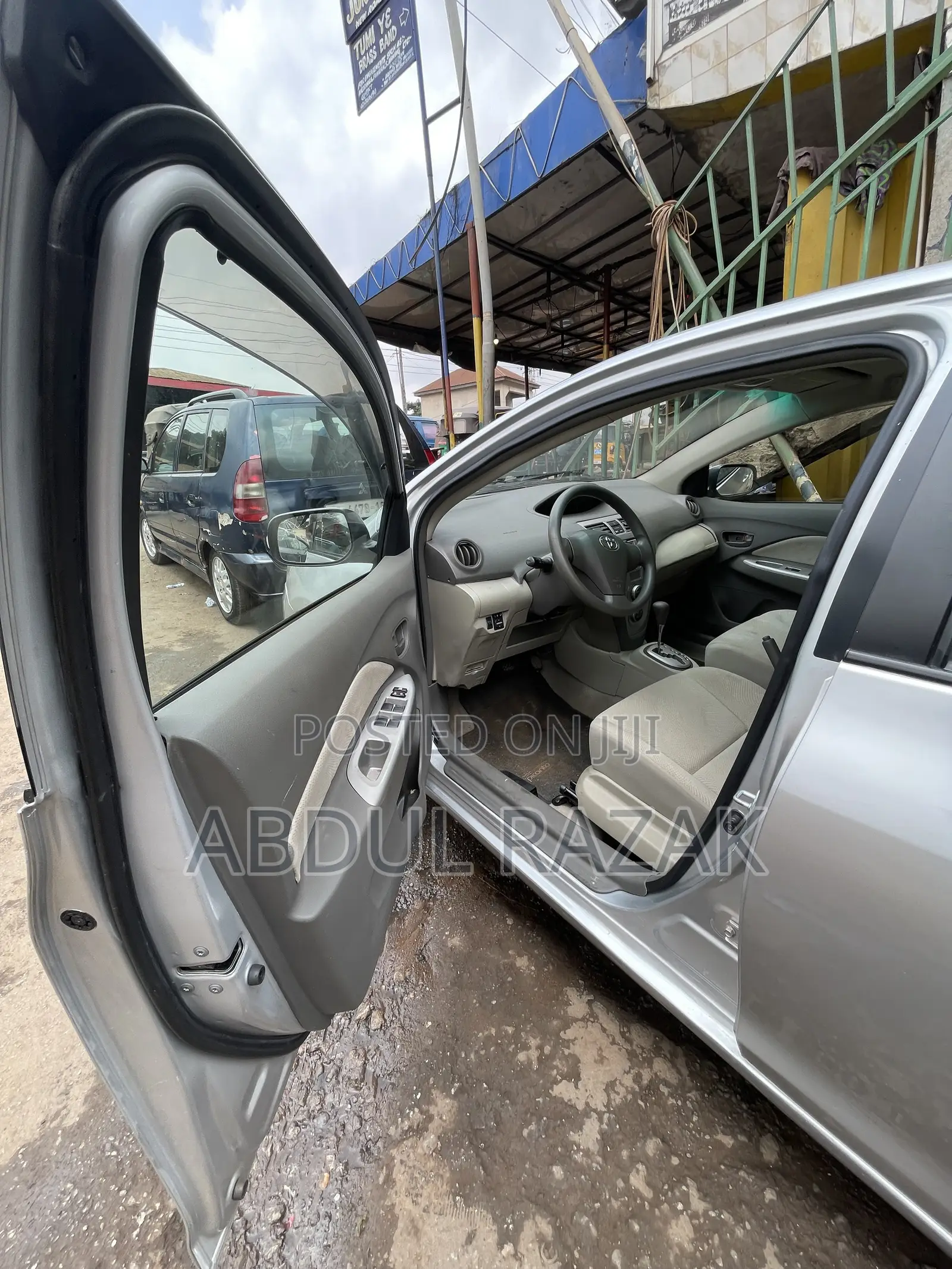 Toyota Belta 2012 Silver