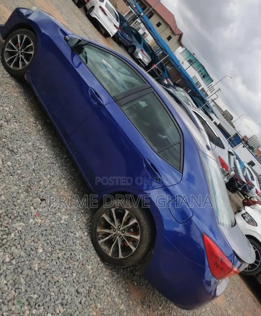 Toyota Corolla SE (1.8L 4cyl 6M) 2019 Blue