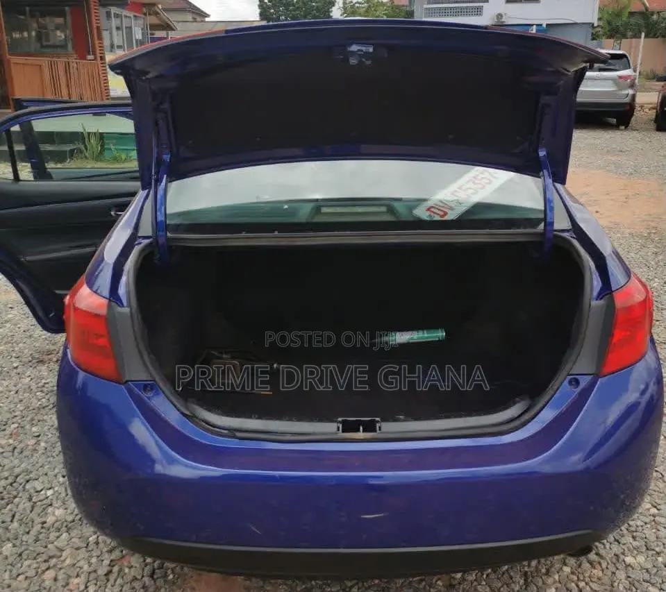 Toyota Corolla SE (1.8L 4cyl 6M) 2019 Blue