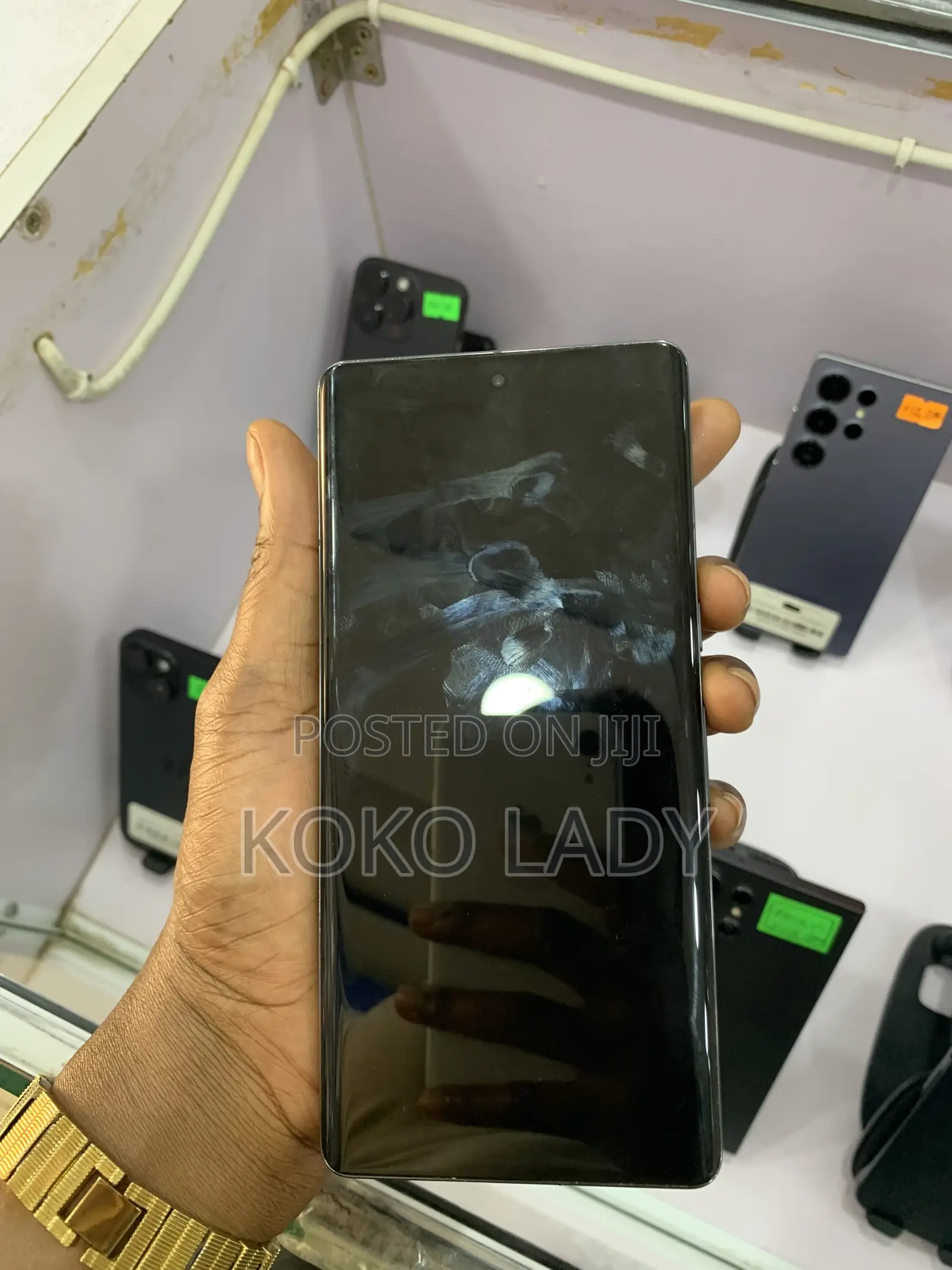 EL D68 32 GB Black