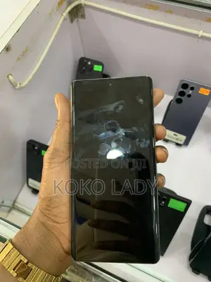 EL D68 32 GB Black