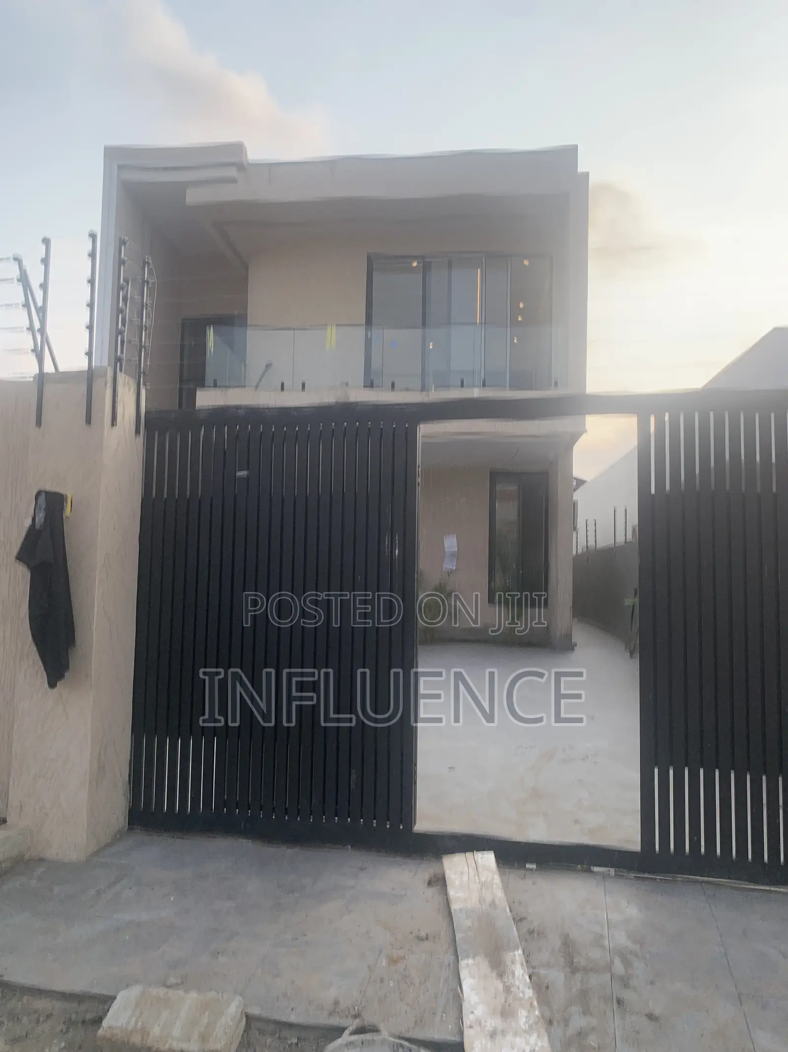 4bdrm House in Lakeside, East Legon for sale