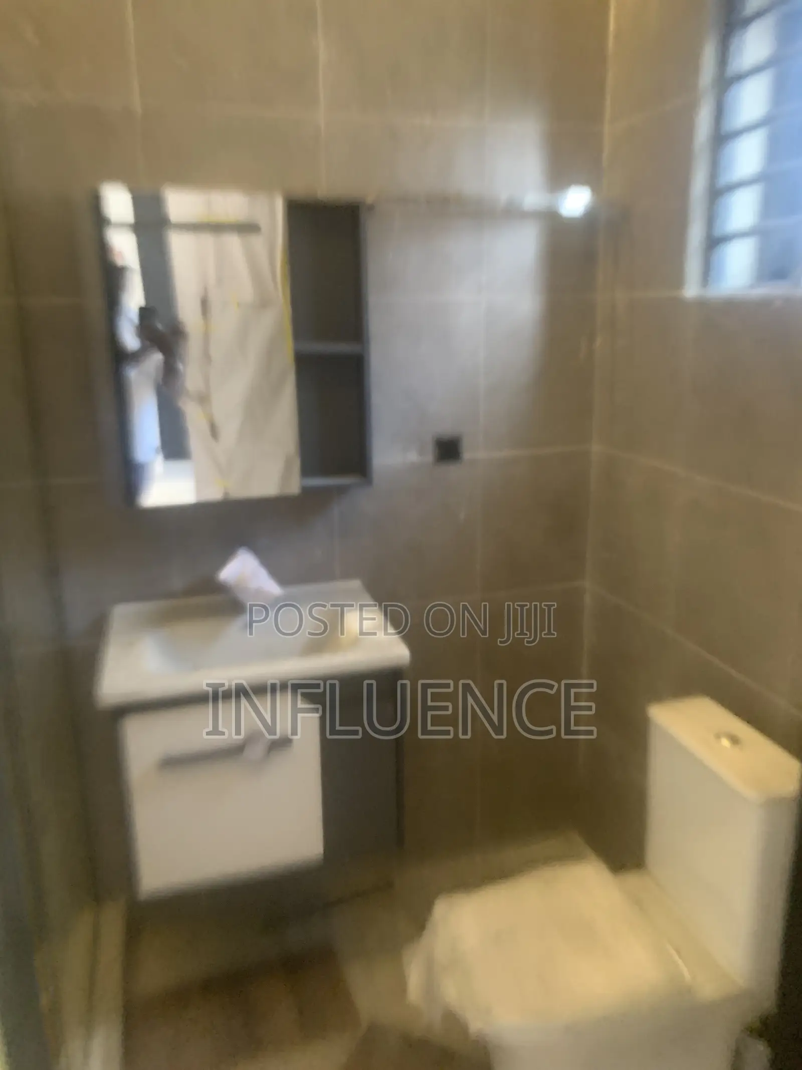 4bdrm House in Lakeside, East Legon for sale