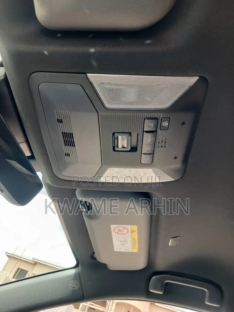 Toyota RAV4 2024 Silver