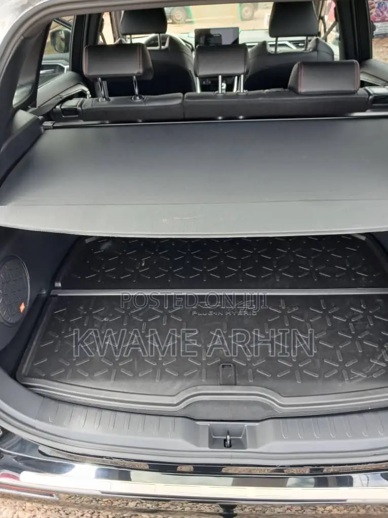 Toyota RAV4 2024 Silver