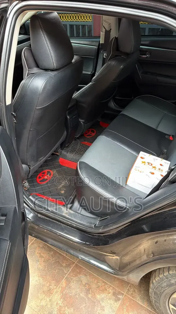 Toyota Corolla 2016 Black
