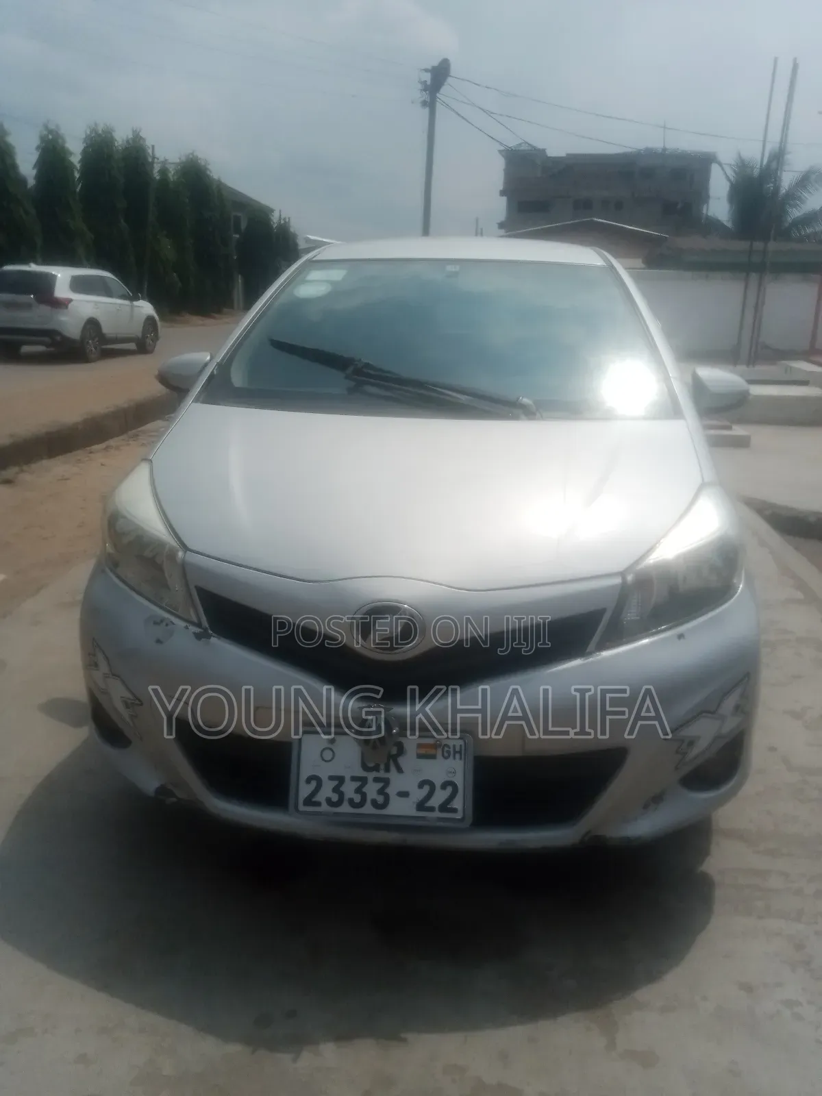 Toyota Vitz 2012 Silver