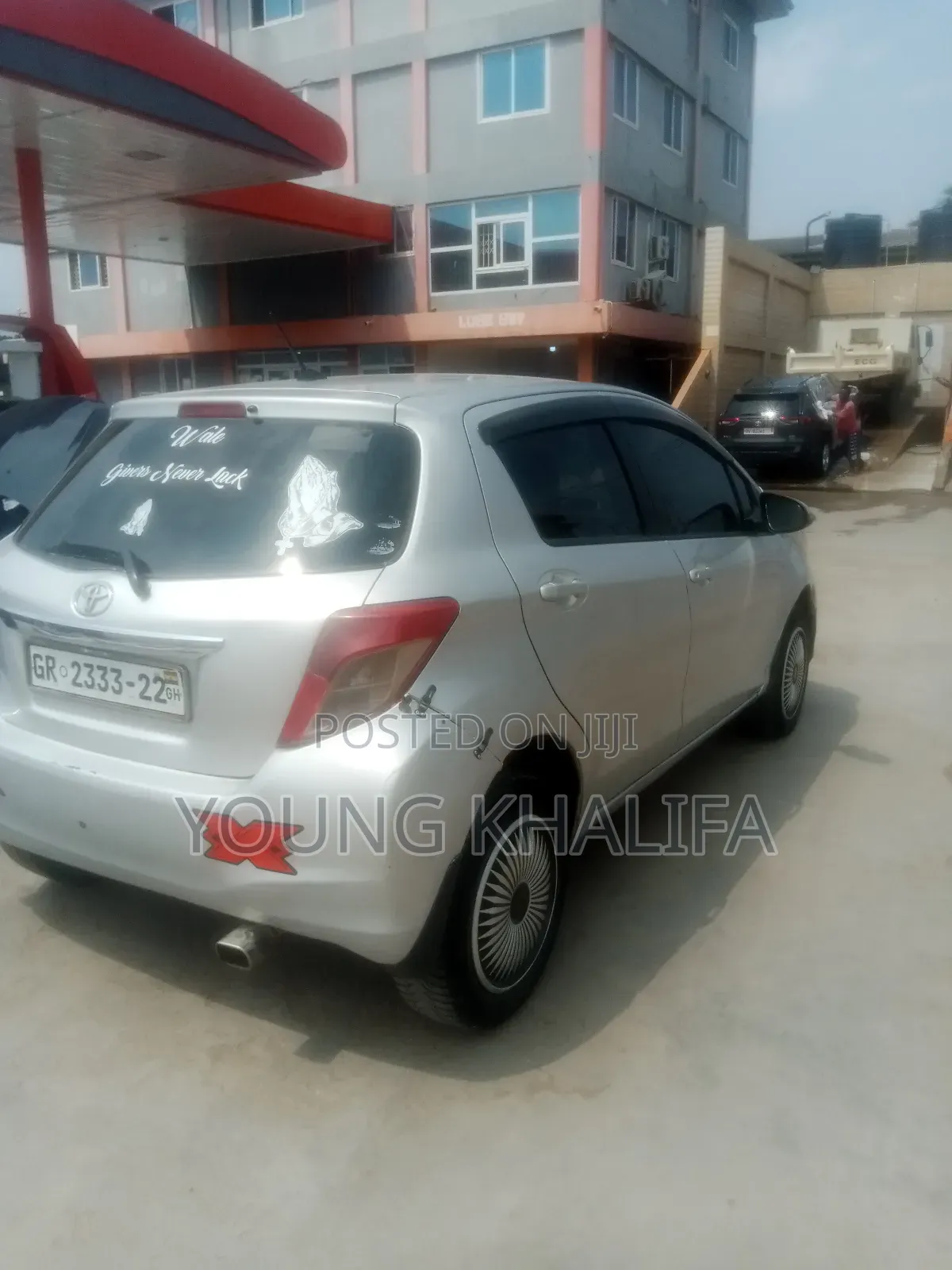 Toyota Vitz 2012 Silver