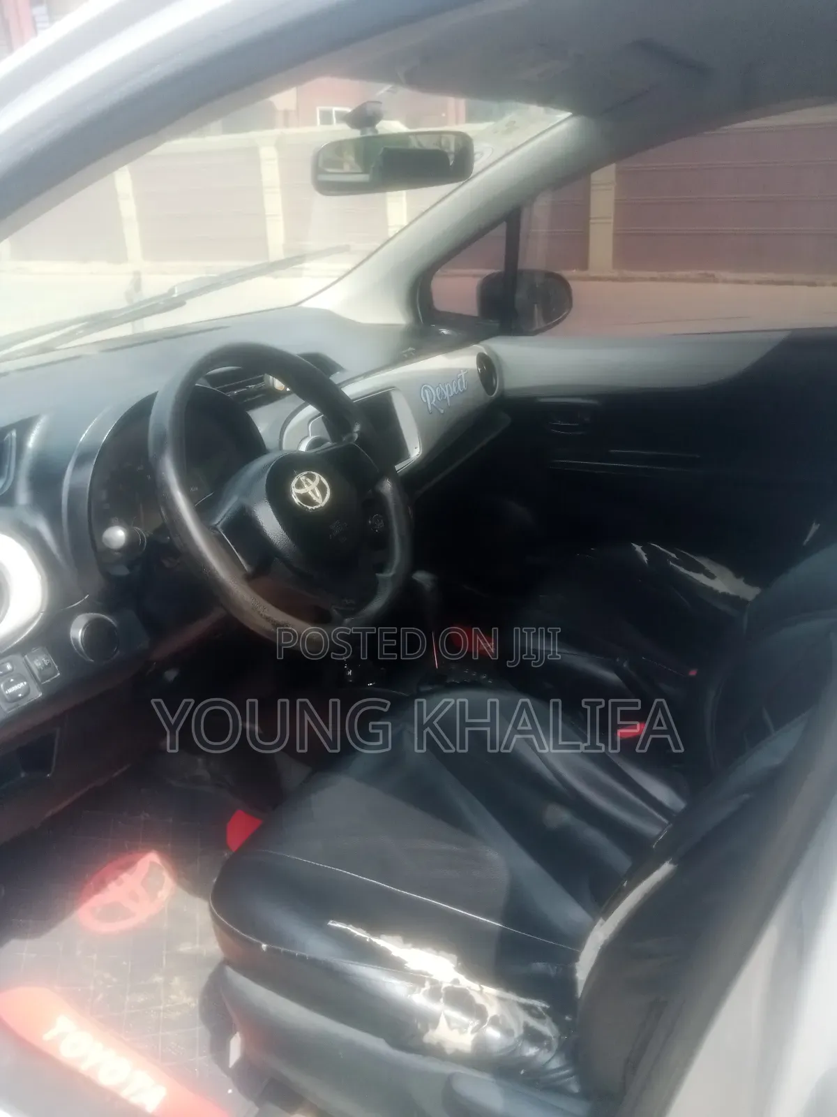 Toyota Vitz 2012 Silver
