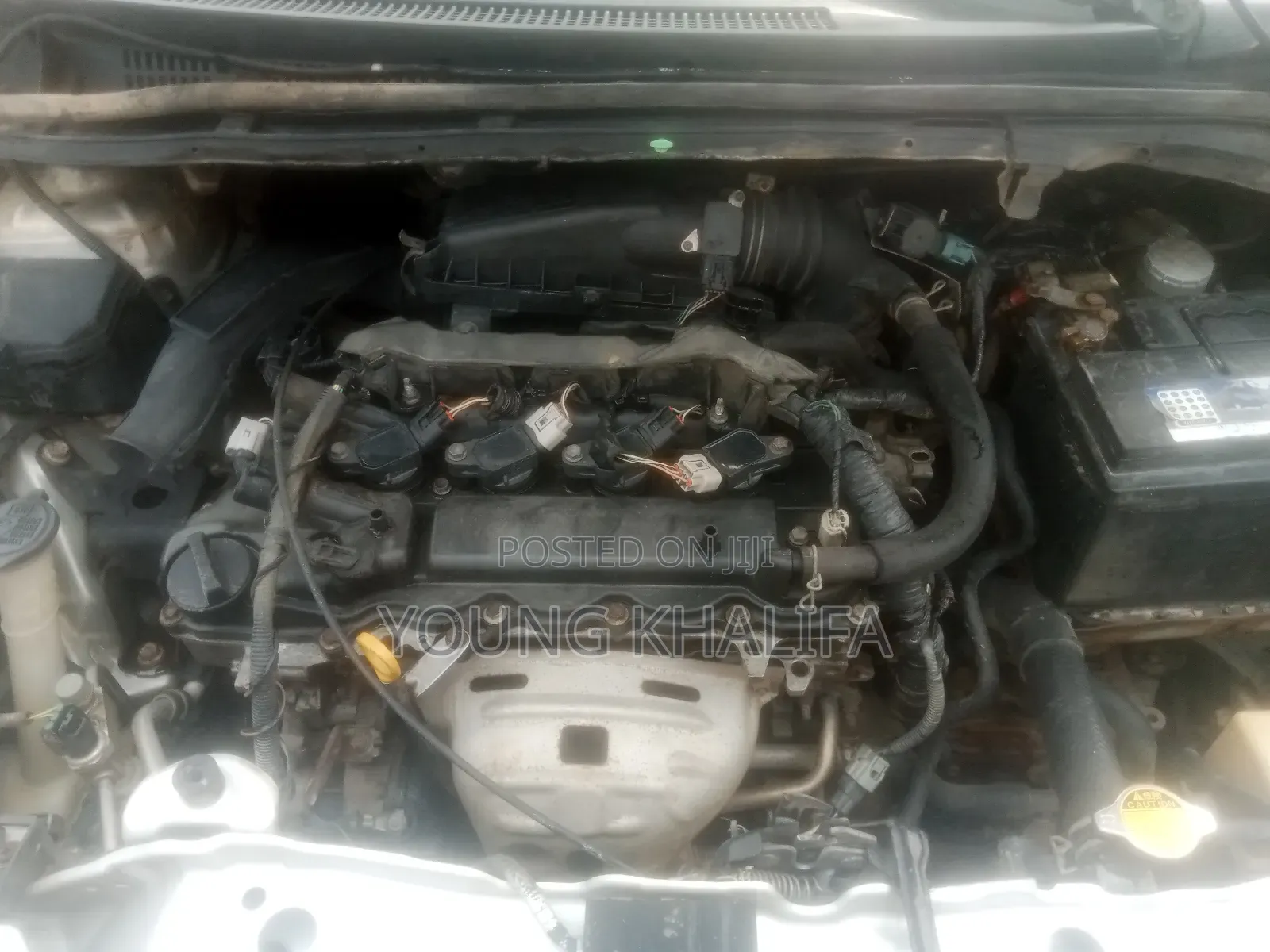 Toyota Vitz 2012 Silver