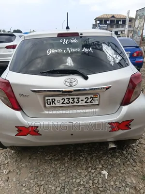 Toyota Vitz 2012 Silver