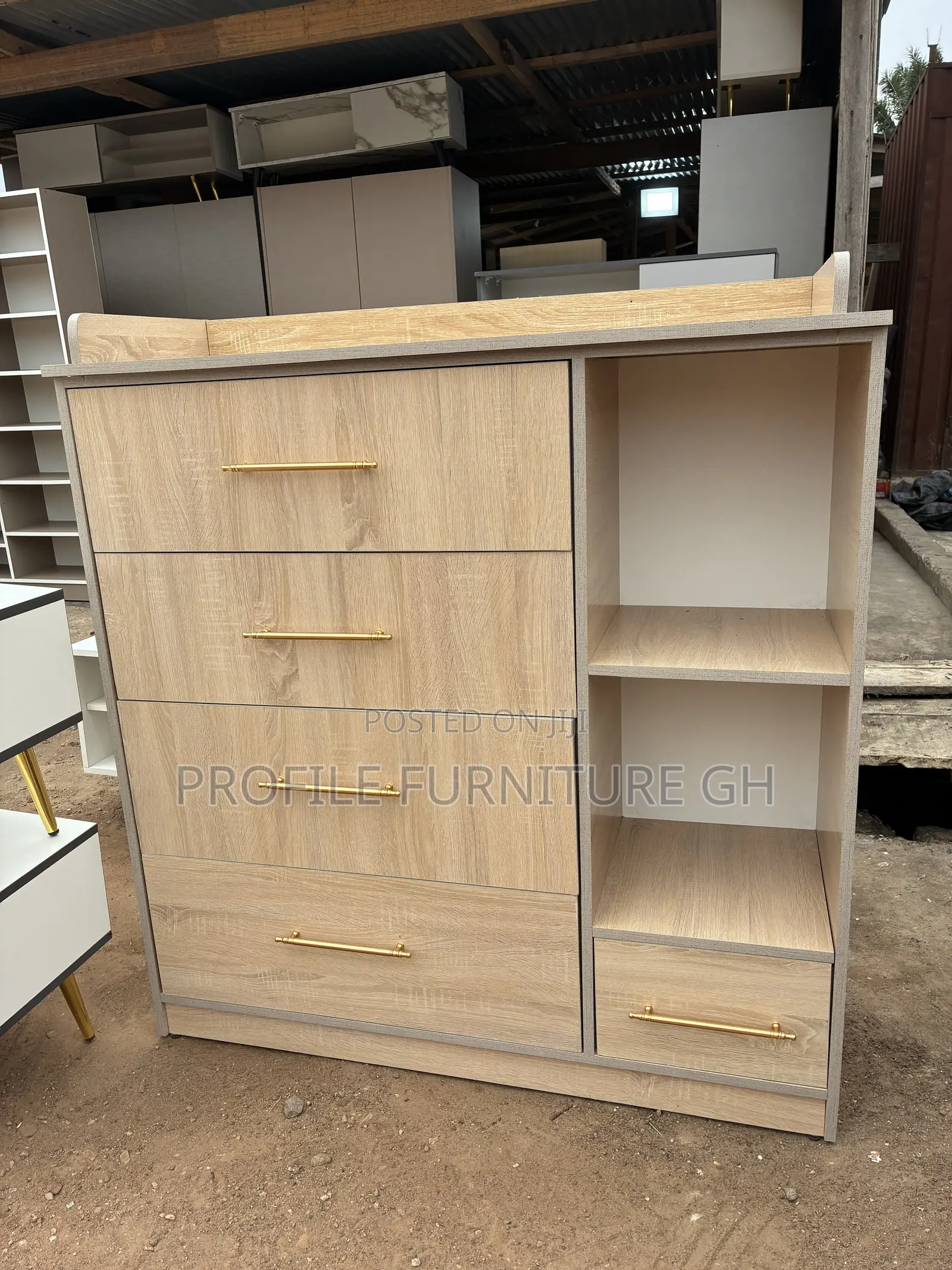 Baby Wardrobe 4 Feet X 4 Feet