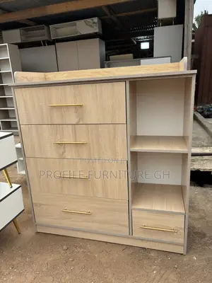 Baby Wardrobe 4 Feet X 4 Feet