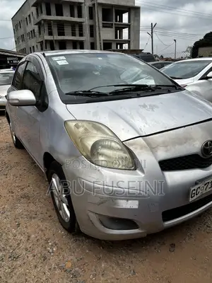 Toyota Vitz 2010 Gray