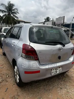 Toyota Vitz 2010 Gray