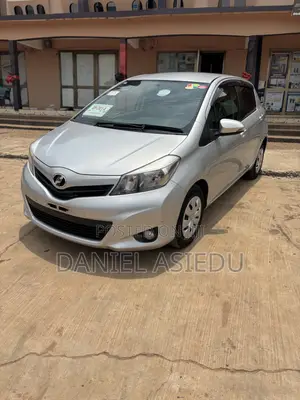 Toyota Vitz 1.3 AWD 3dr 2013 Silver