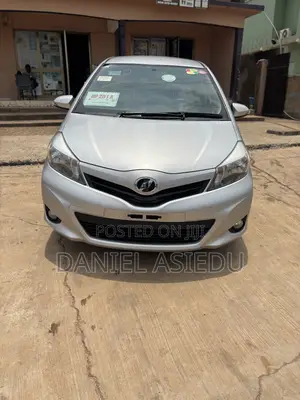 Toyota Vitz 1.3 AWD 3dr 2013 Silver