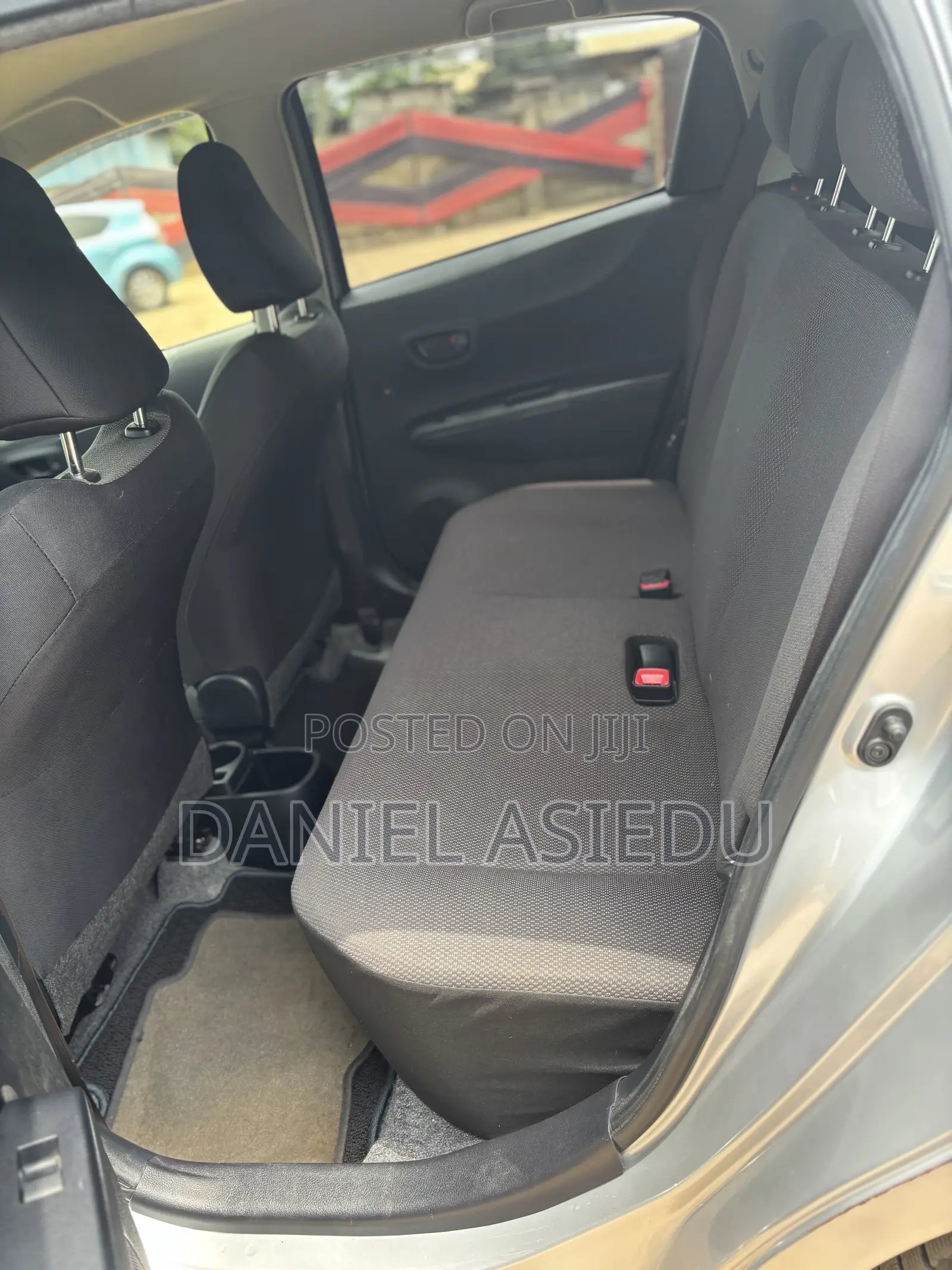 Toyota Vitz 1.3 AWD 3dr 2013 Silver