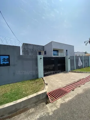 5bdrm House in Labone, Coffee Shop Area for rent