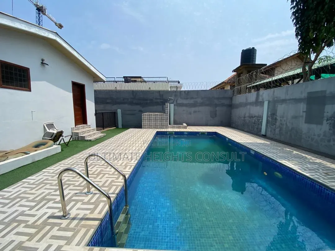 5bdrm House in Labone, Coffee Shop Area for rent