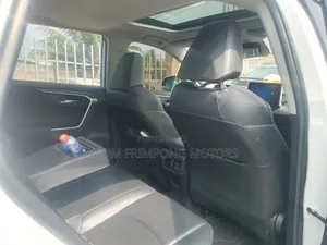 Toyota RAV4 2023 White