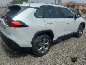 Toyota RAV4 2023 White