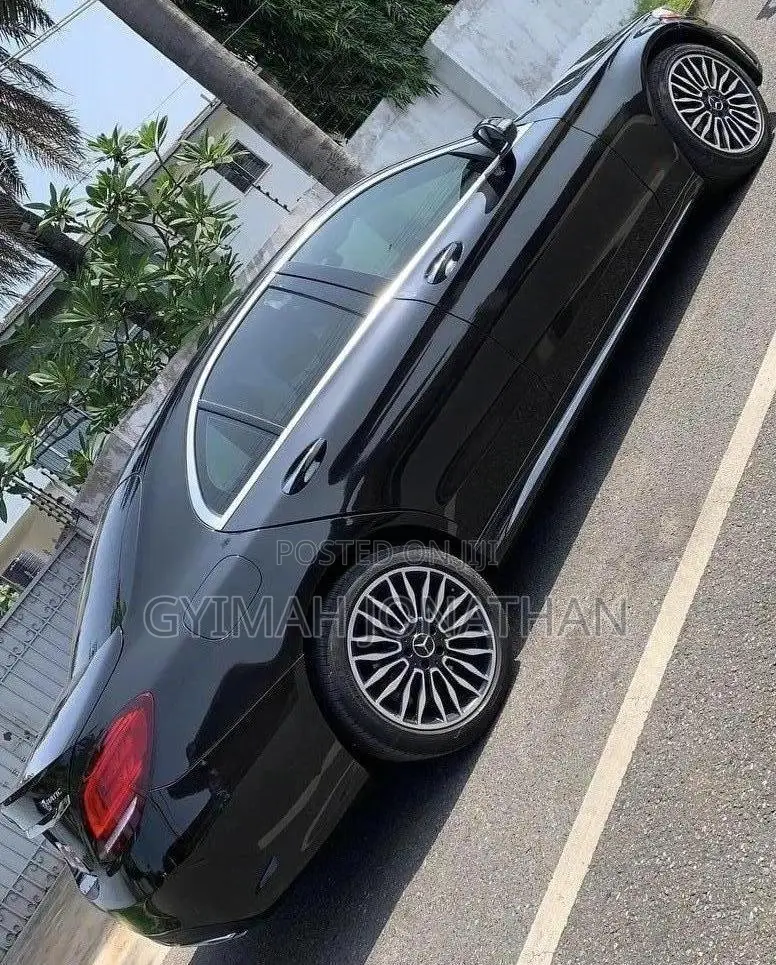 Mercedes-Benz C300 2020 Black
