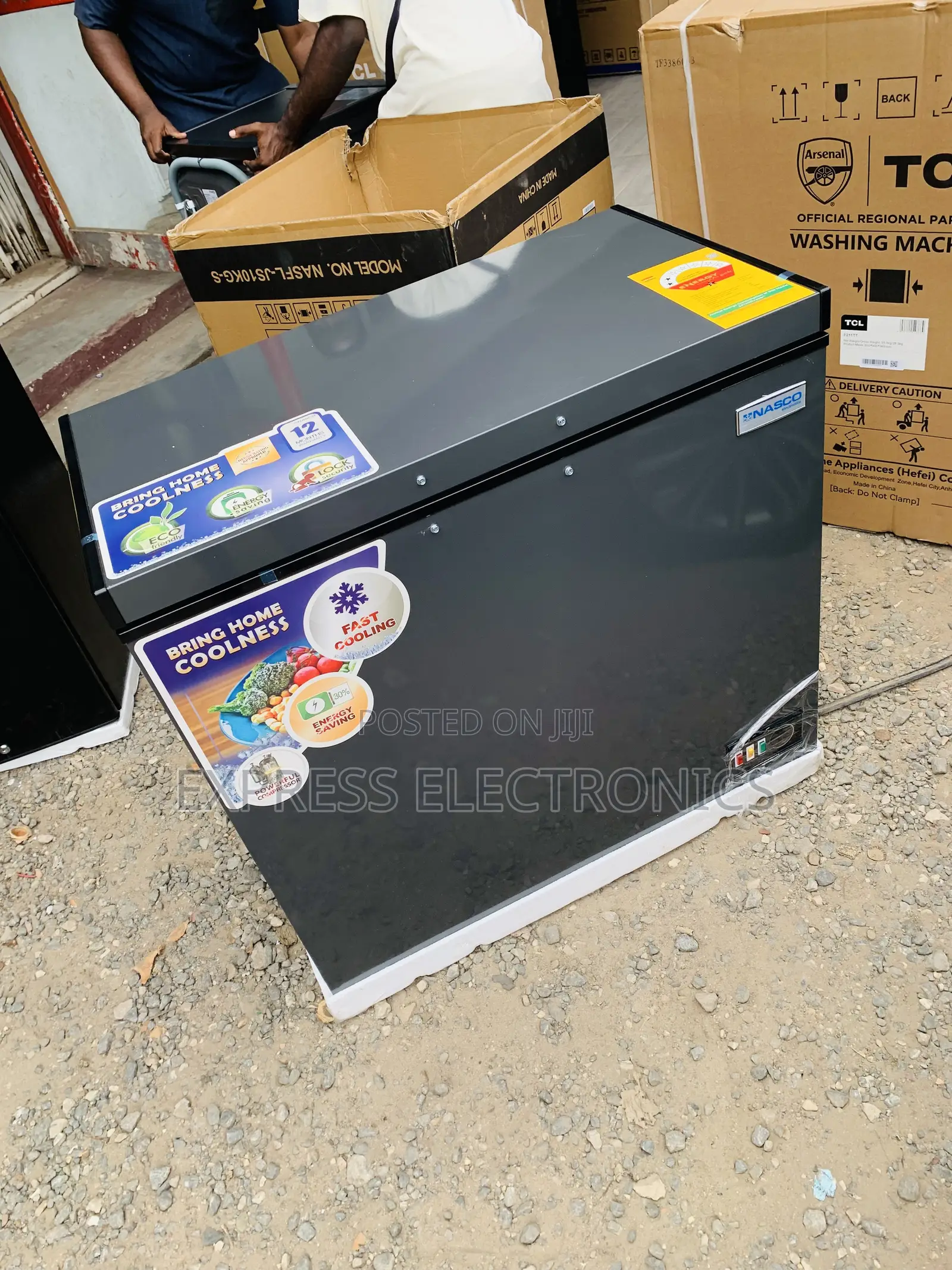 Ultra High Nasco NAS-250FL Chest Freezer - 200 Litres Silver