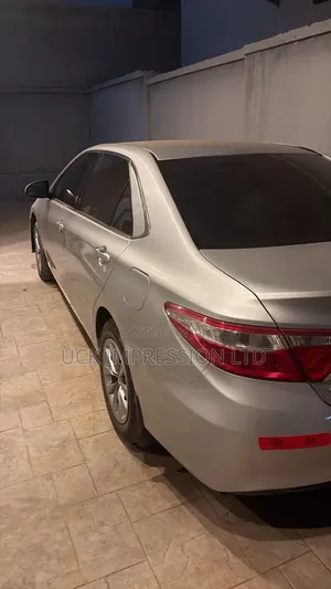 Toyota Camry 2016 Silver