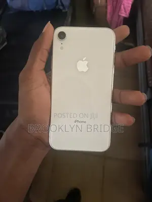 Apple iPhone XR 64 GB White