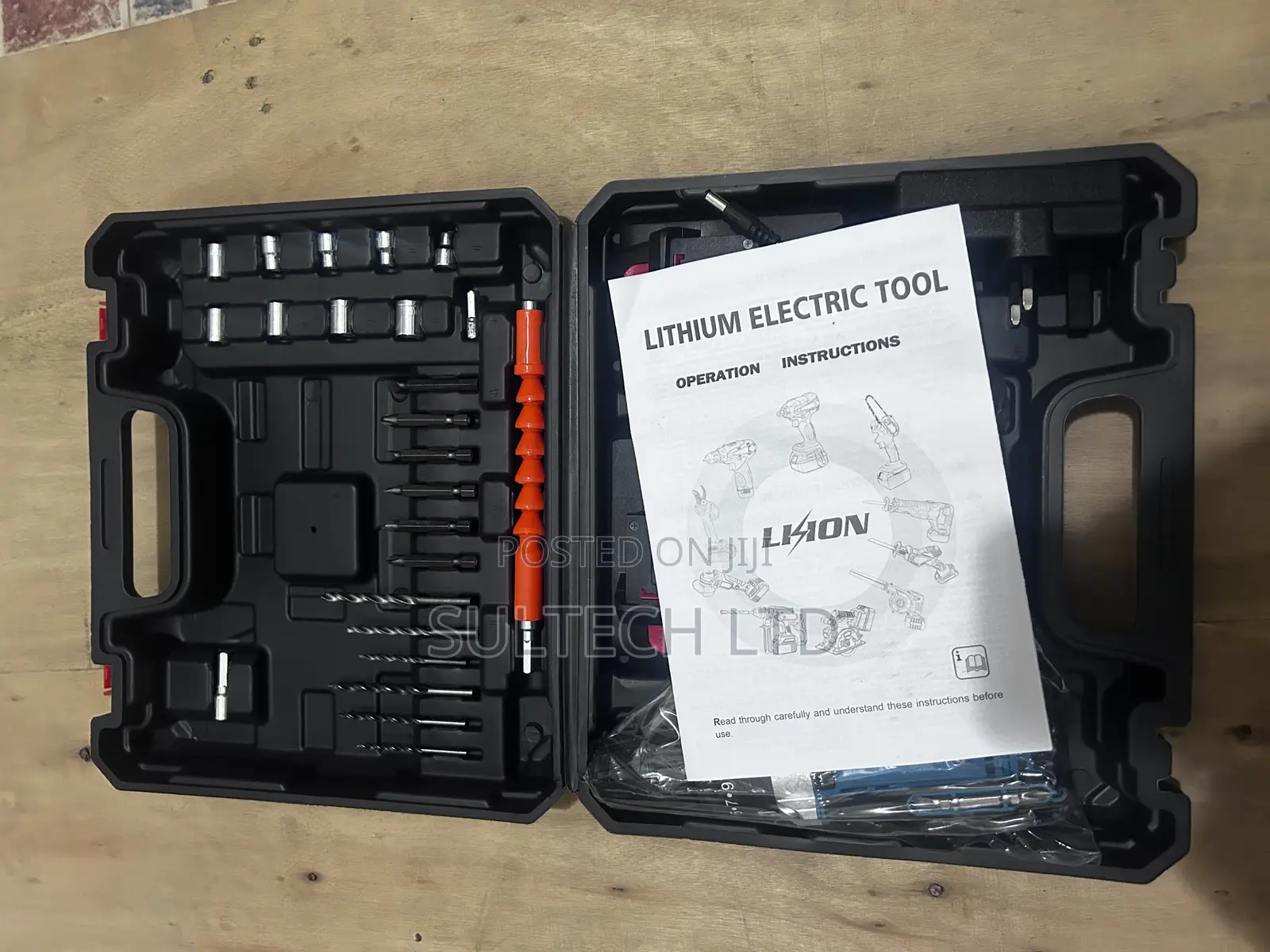 Chargeable Multifunctional Drill and Screwdriver Set