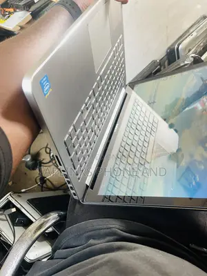 Laptop Dell Inspiron 15 8GB Intel Core i5 HDD 512GB