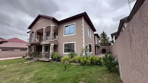 10bdrm Mansion in Kb Properties, Ability for rent