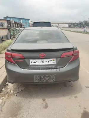 Toyota Camry SE 4dr Sedan (2.5L 4cyl 6A) 2014 Gray