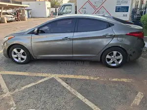 Hyundai Elantra GLS Sedan FWD (1.8L 4cyl 6A) 2013 Gray