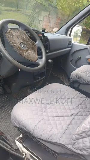 Mercedes-Benz Sprinter 2000 White