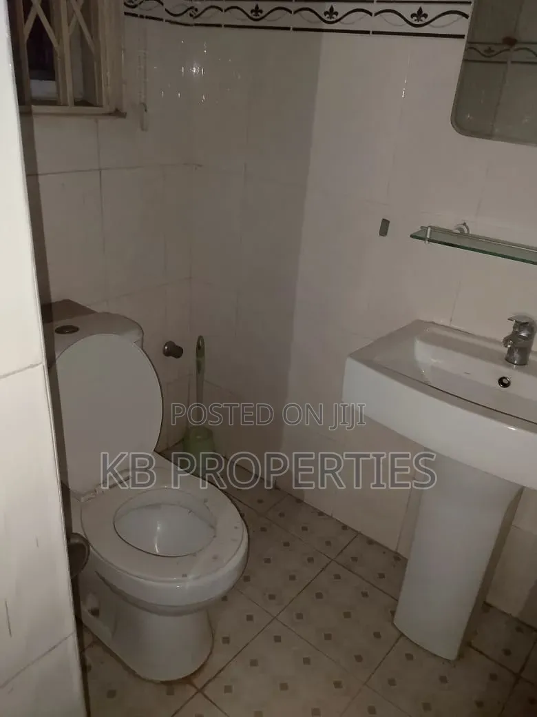 2bdrm Apartment in Kb Properties, Baatsona Total for rent