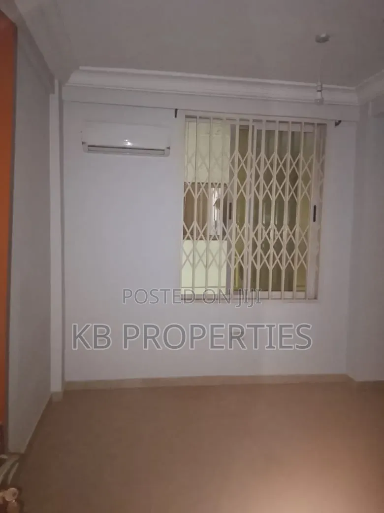 2bdrm Apartment in Kb Properties, Baatsona Total for rent