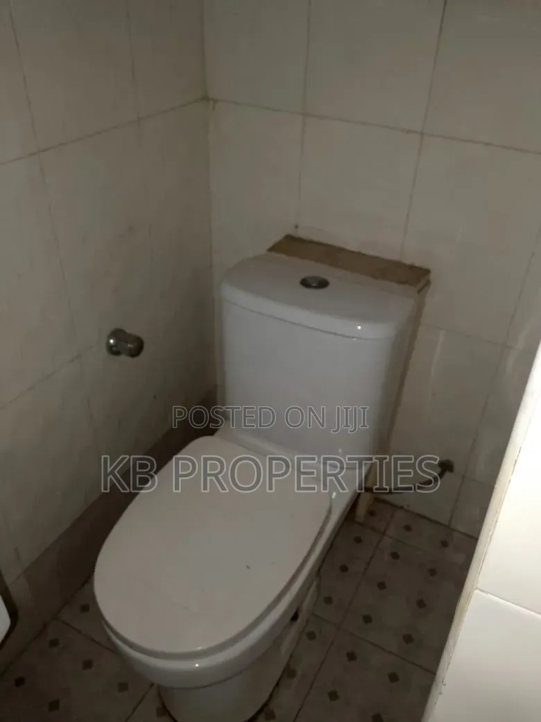 2bdrm Apartment in Kb Properties, Baatsona Total for rent